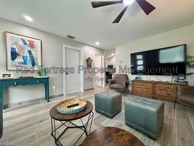Foto del edificio - 27431 Dortch Ave