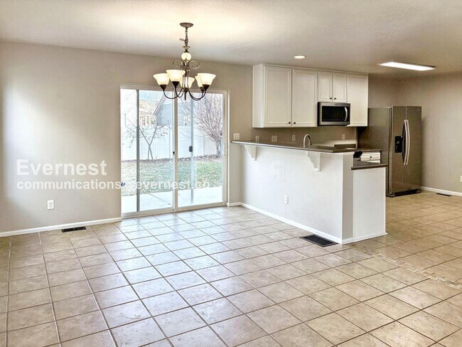 Foto del edificio - 3907 Heatherwood Cir