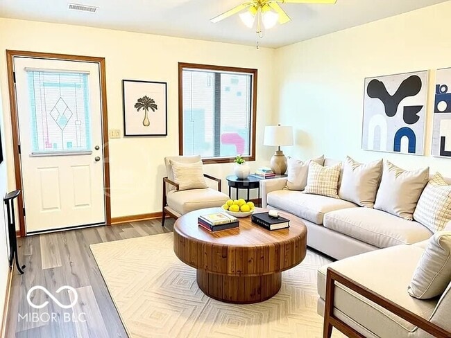 Building Photo - 731 W Gaston Dr