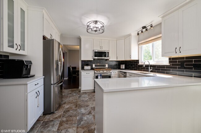 Foto del edificio - 1196 Hummingbird Ln
