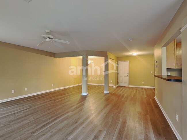 Foto del edificio - 501 Timber Meadow Lake Dr