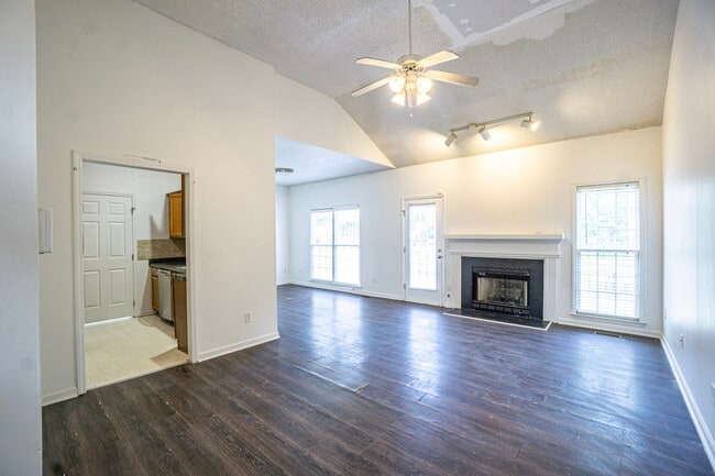 Building Photo - 2204 Quail View Trail