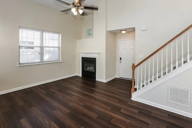 Foto del edificio - 8611 Meadowmont View Dr