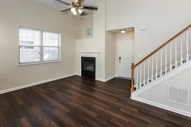 Building Photo - 8611 Meadowmont View Dr