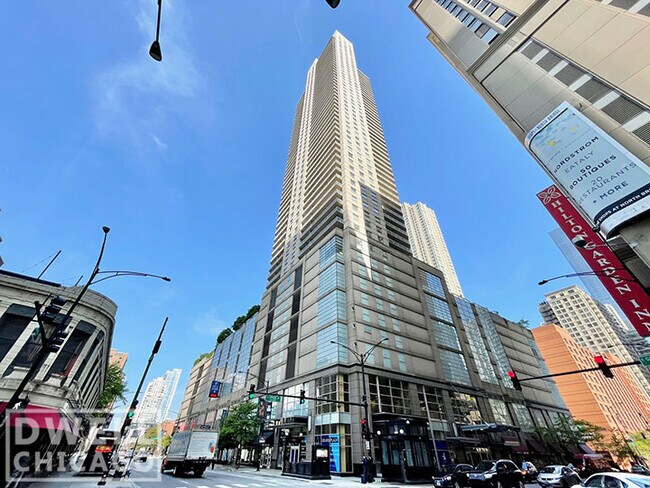 Foto del edificio - 550 N State St