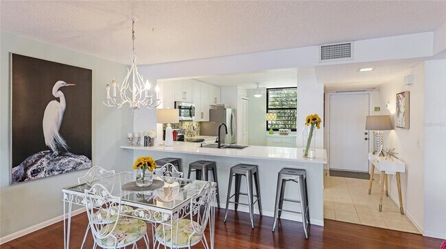 Foto del edificio - 307 Timber Lake Dr