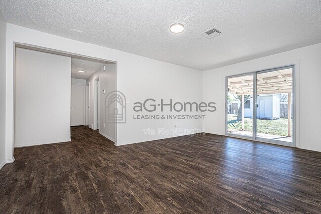 Building Photo - 3920 Dentwood Terrace