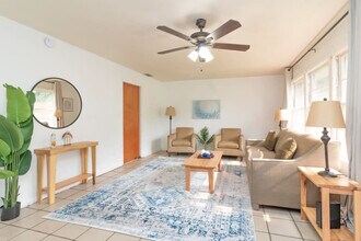 Building Photo - 2118 Skylake Dr