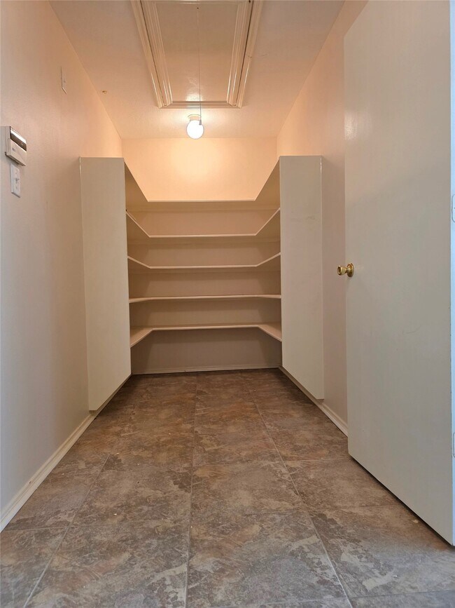 Foto del edificio - 16106 Darwood Ct