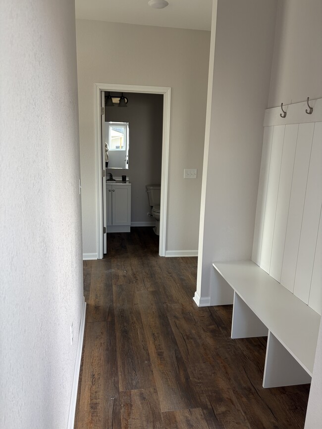 Entryway - 3125 Scotch Ln