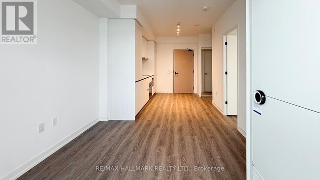 Building Photo - 8 Interchange Wy