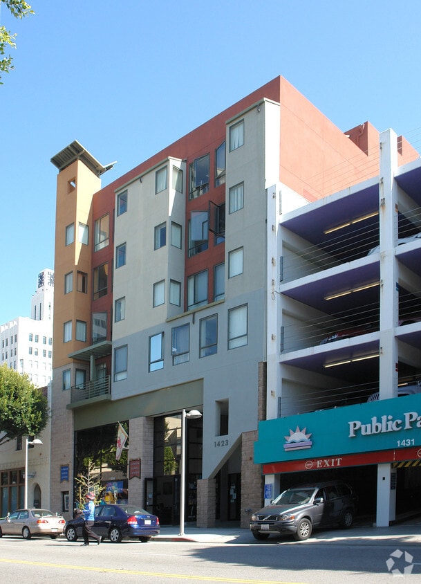 Primary Photo - 1423 2nd St