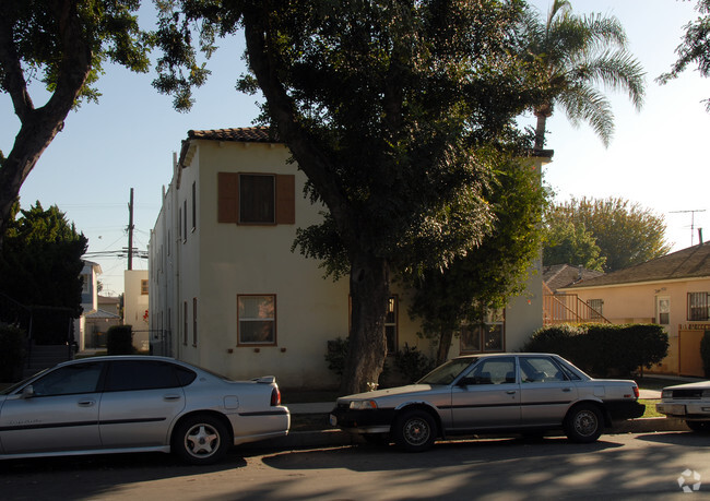 Building Photo - 2010 Pine Ave