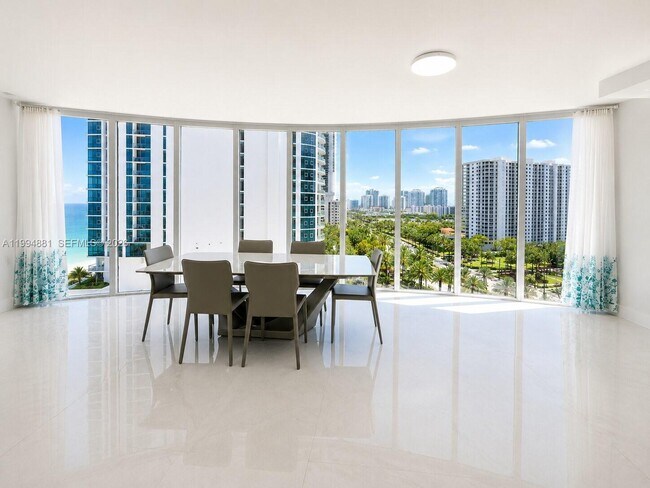 Foto del edificio - 17555 Collins Ave