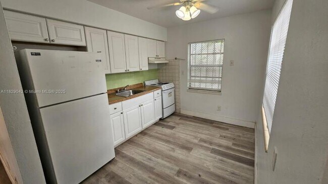 Foto del edificio - 1 bedroom in Hallandale FL 33009