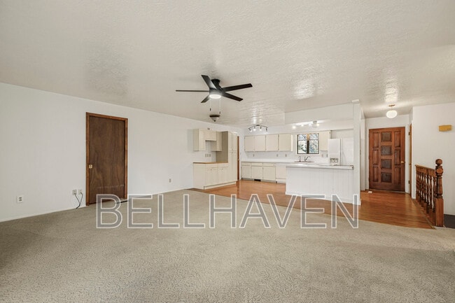 Building Photo - 450 W Elmore Ave