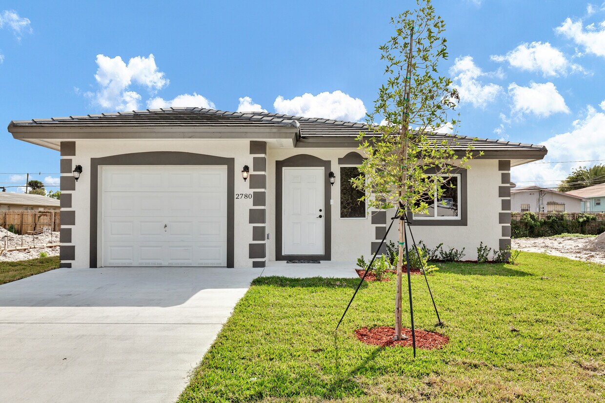 Primary Photo - 2780 NW 15th St
