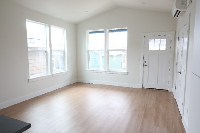 Foto del edificio - 12917 SE Ridgecrest Rd