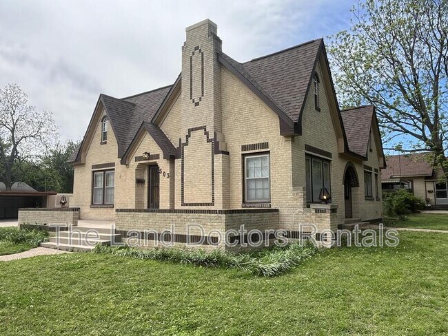 Building Photo - 503 S Johnston