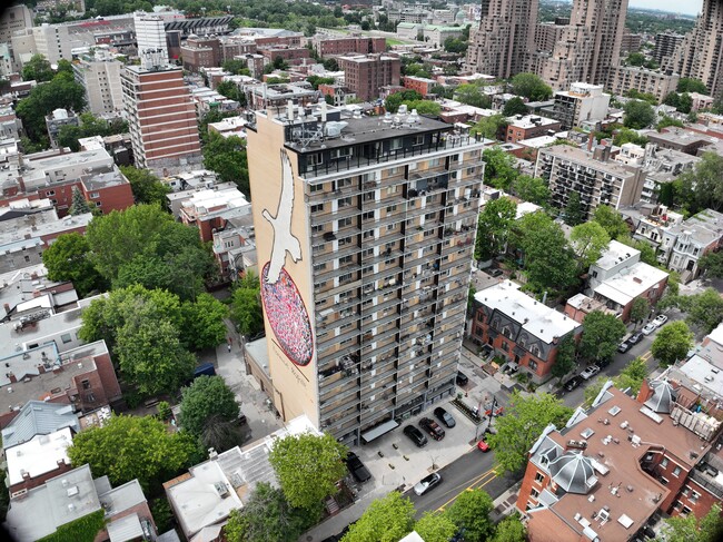 3D Exterior - 625 Milton