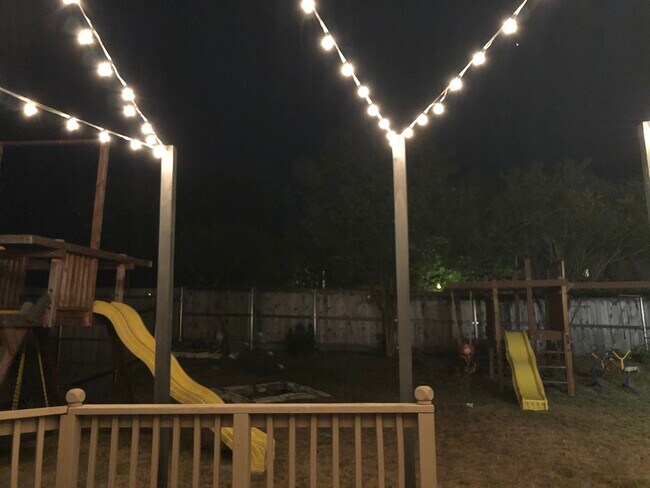 Foto del edificio - 411 Marquitos Drive