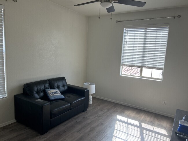 Building Photo - 3954 E Morelos St
