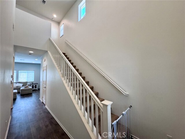 Foto del edificio - 24325 Bay Laurel Ave