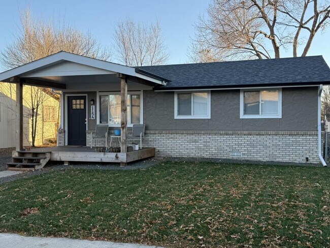 Foto del edificio - 1154 E 5th St