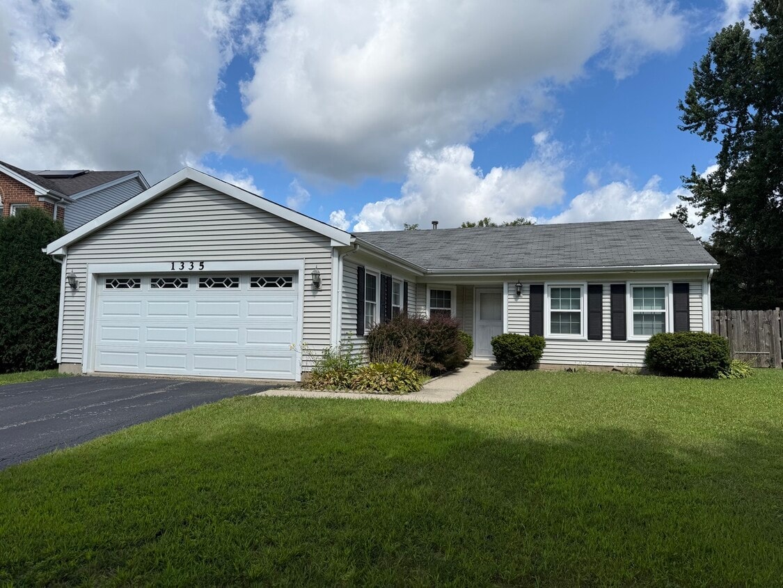 Primary Photo - 1335 Fountain Green Dr