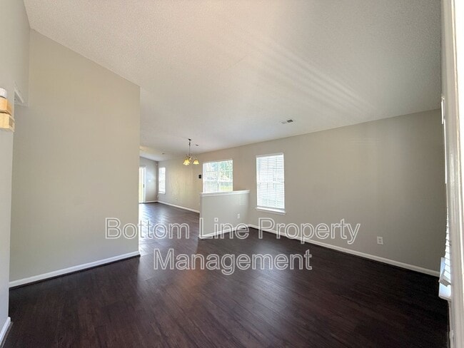 Building Photo - 11822 Stewarts Crossing Dr