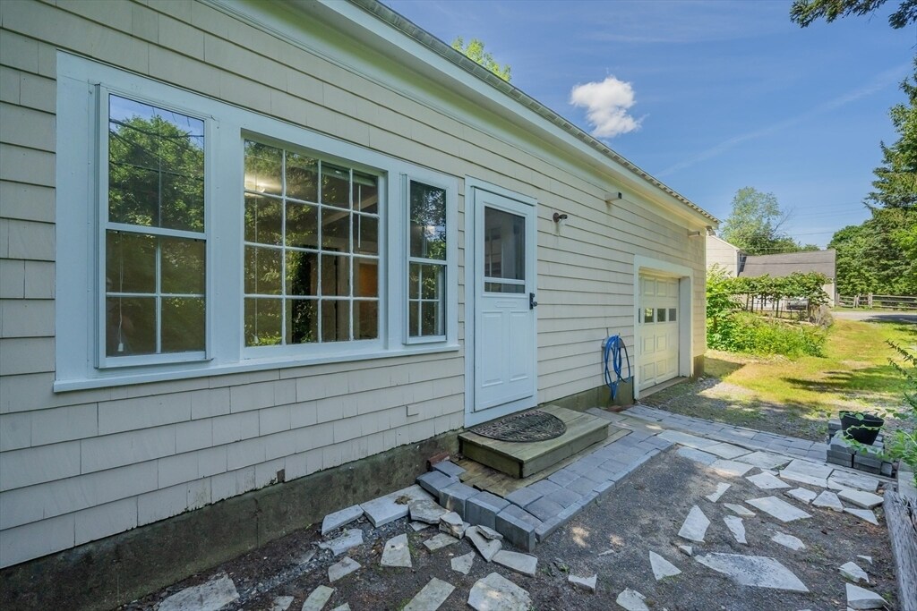 Primary Photo - 61 Valley Rd