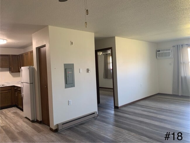 Building Photo - 800 Fairfield Dr