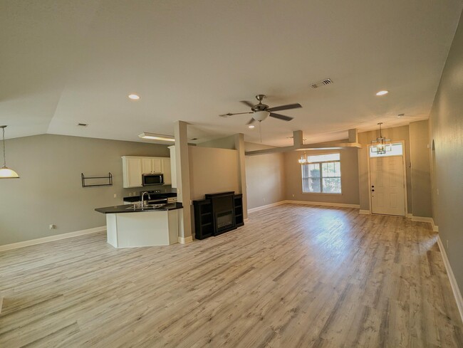 Foto del edificio - 2762 Lakes Edge Ln