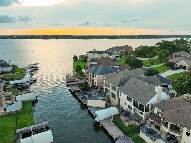 Foto del edificio - 12336 Pebble View Dr