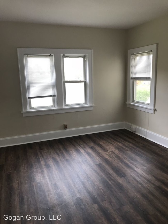 Foto del edificio - 1 br, 1 bath Apartment - 458 N Cassady Avenue