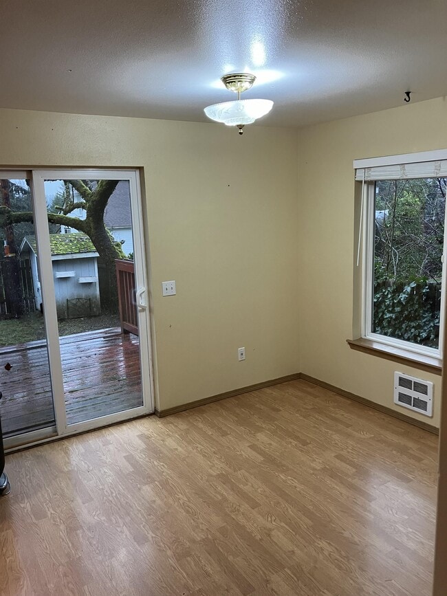 Building Photo - 224 Wyandotte Ave