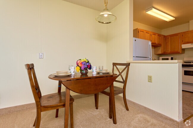 Estudio - 475 pies cuadrados - Comedor - Parkwood Heights- Senior Living