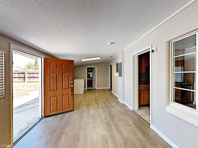 Building Photo - 3 br, 2 bath House - 5200 Argo Way