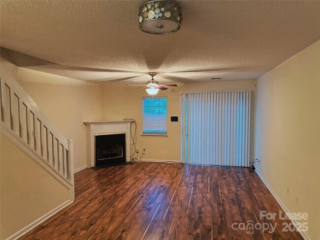 Foto del edificio - 10247 Reindeer Way Ln