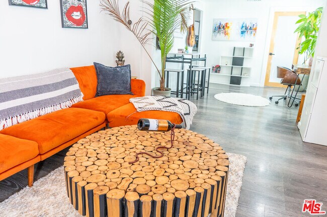 Foto del edificio - 346 Laveta Terrace