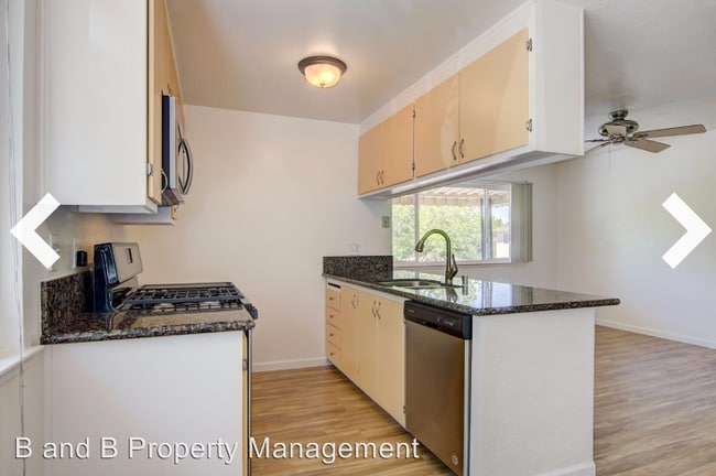 Building Photo - 2 br, 1 bath House - 229 Harding Blvd. #4