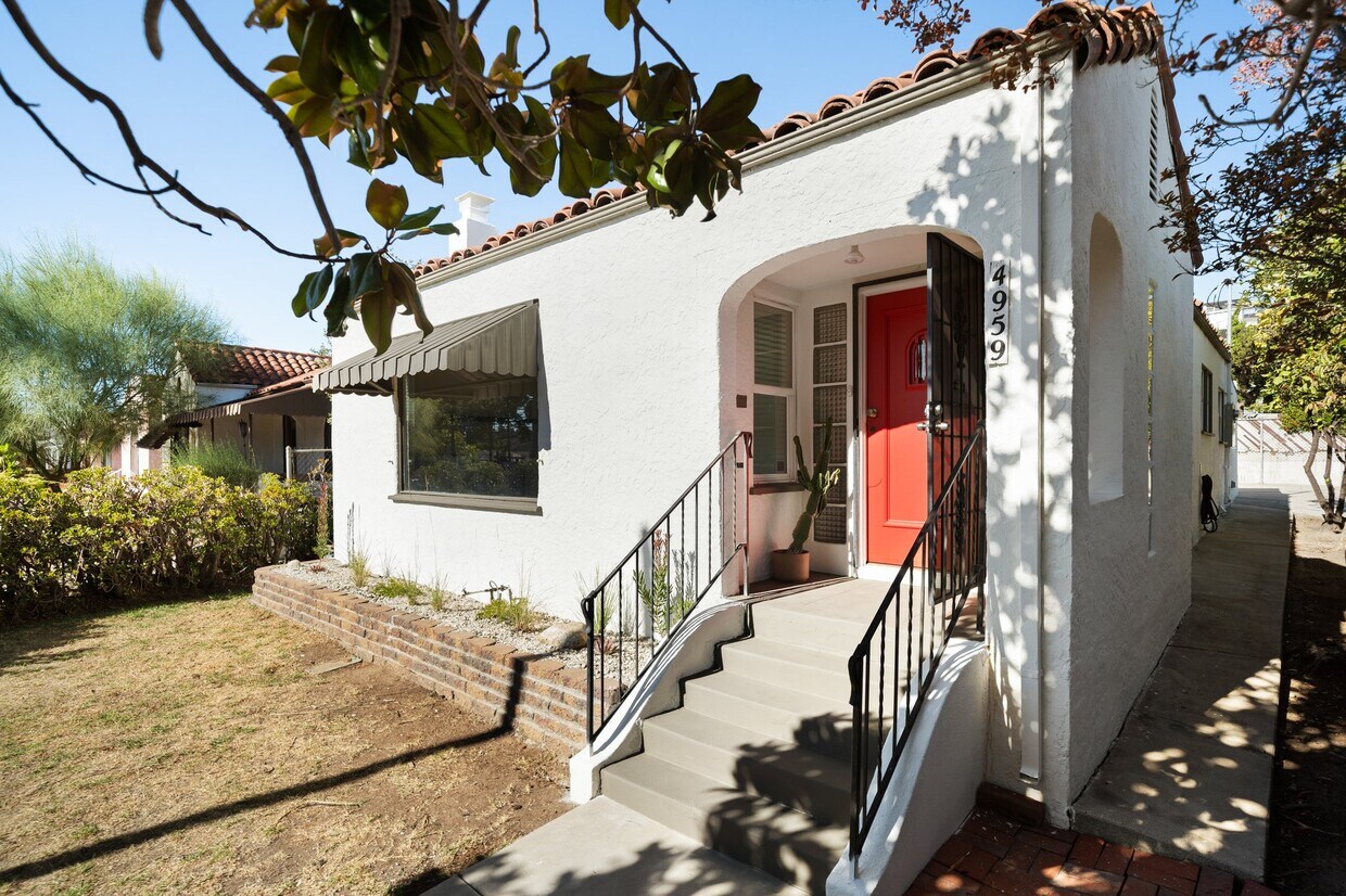 Primary Photo - 4959 Meridian St