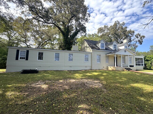 Foto del edificio - 1020 Cherry Hills Ct