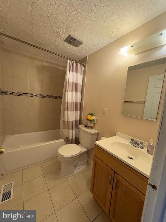 Foto del edificio - 11149 Captain's Walk Ct