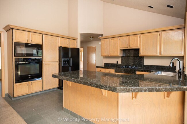 Building Photo - Beautiful Single Level Home in Stone Brook...