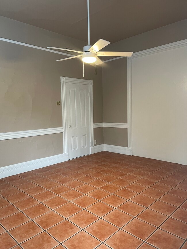 Building Photo - 313 1/2 20th St