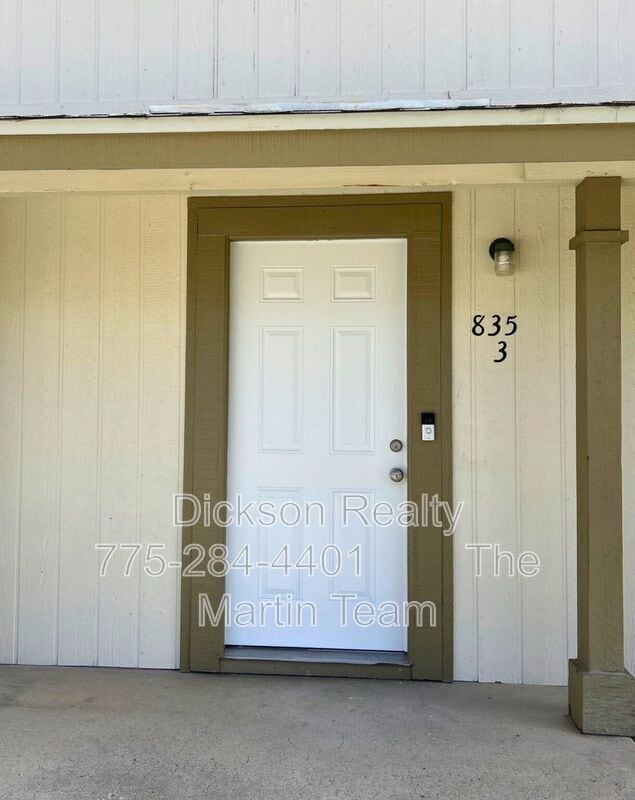 Building Photo - 835 Ridgewood Dr