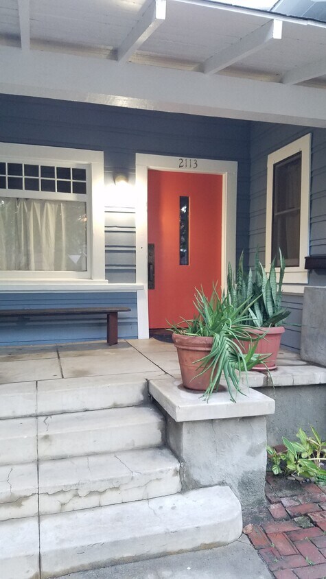 Bungalow in old Hollywood - 2113 Holly Dr