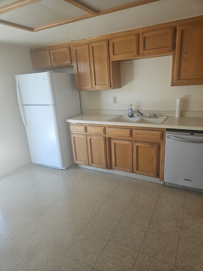 Foto del edificio - 2 BEDROOM 1 BATH UNIT
