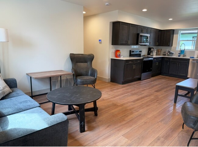 Foto del edificio - Now Leasing: 209 12th Street West, Kalispe...